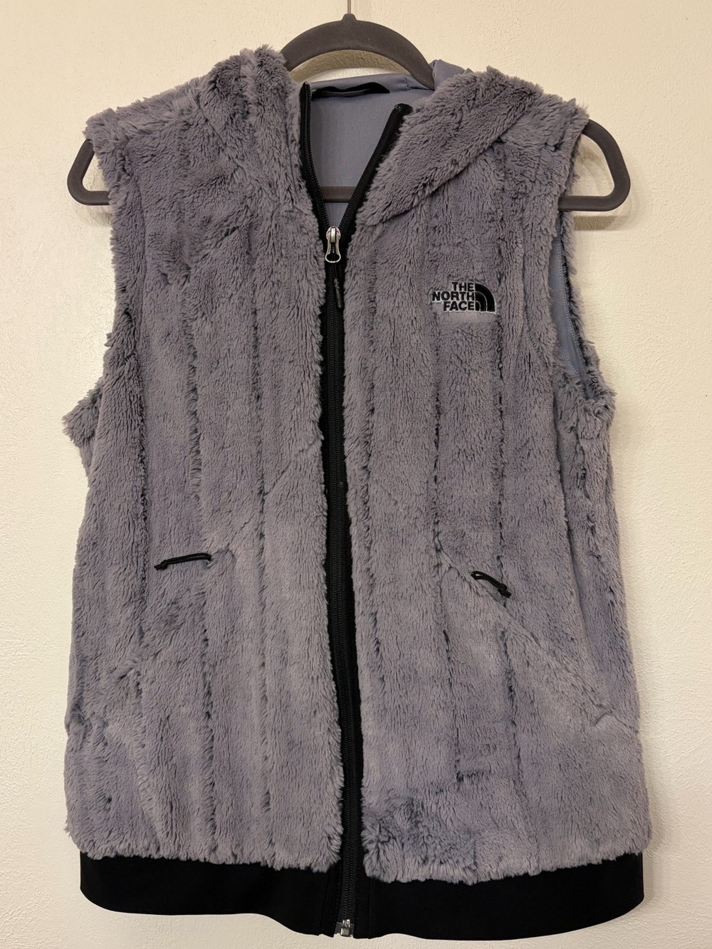 The North Face Furlander Women's Hooded Faux Fur Vest M, Gray, Full Zip